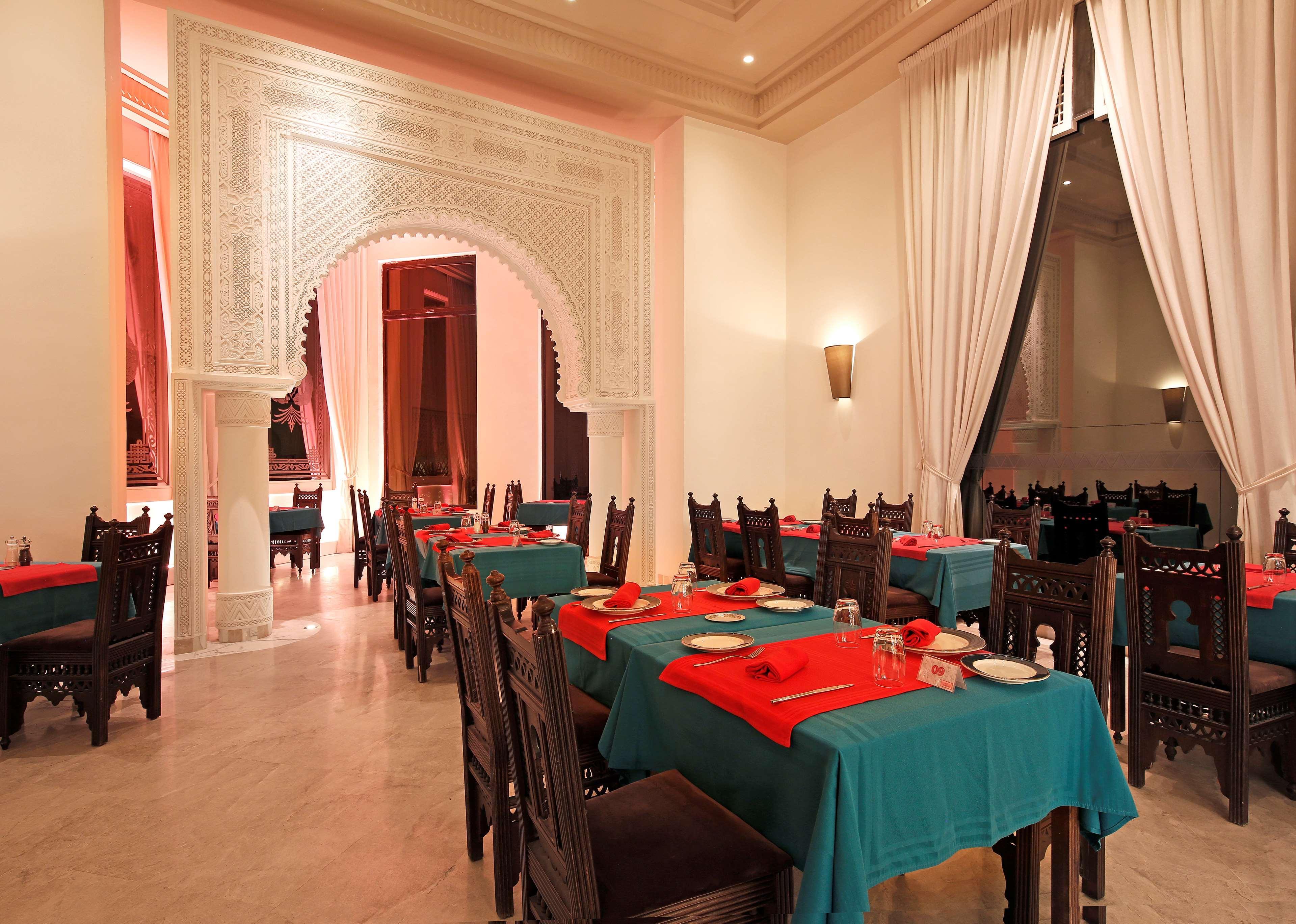 杰尔巴皇宫丽笙度假酒店及海水浴 迈来亚 外观 照片 Restaurant in Marrakech, Morocco