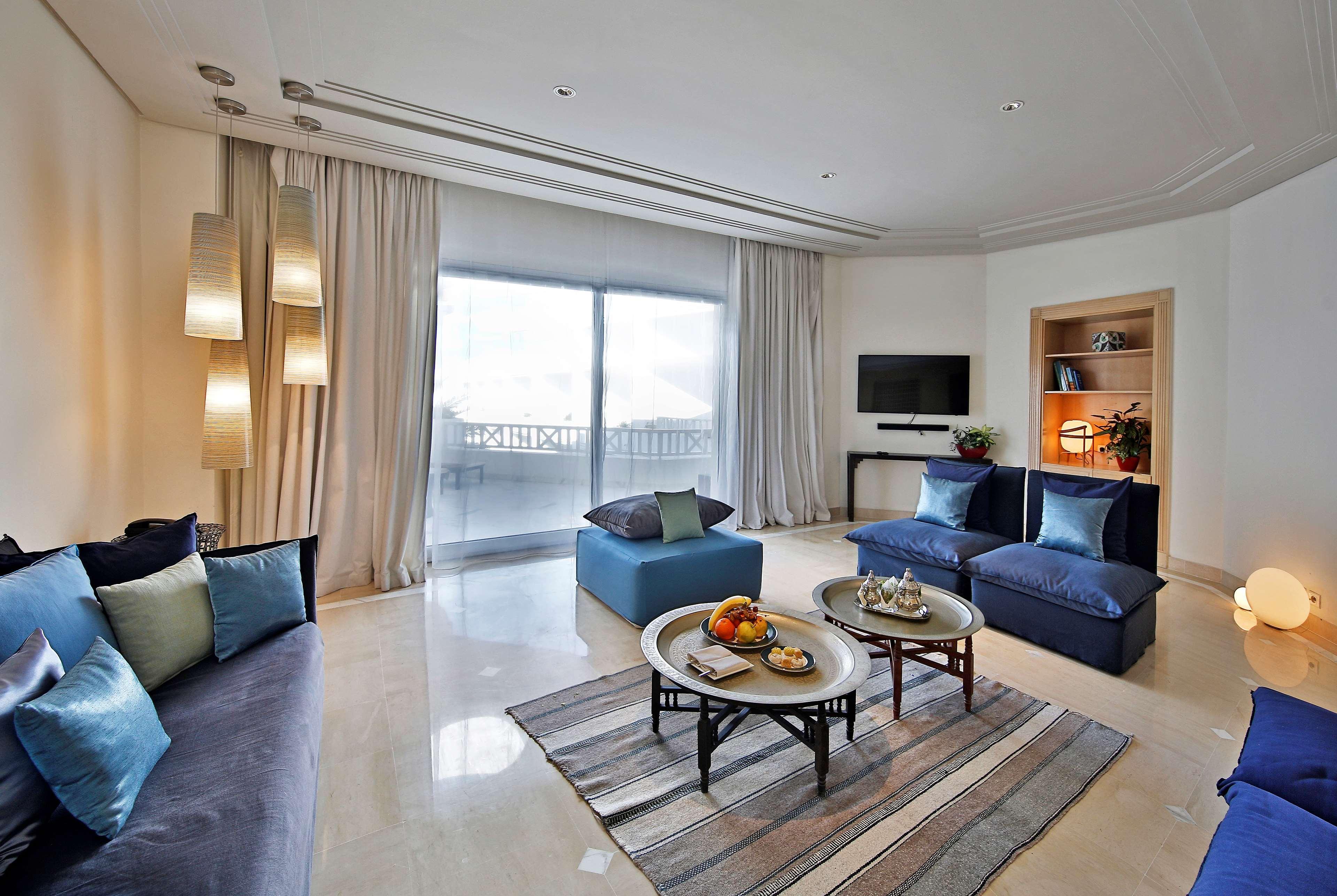 杰尔巴皇宫丽笙度假酒店及海水浴 迈来亚 外观 照片 A living room at the Four Seasons Hotel, Cairo