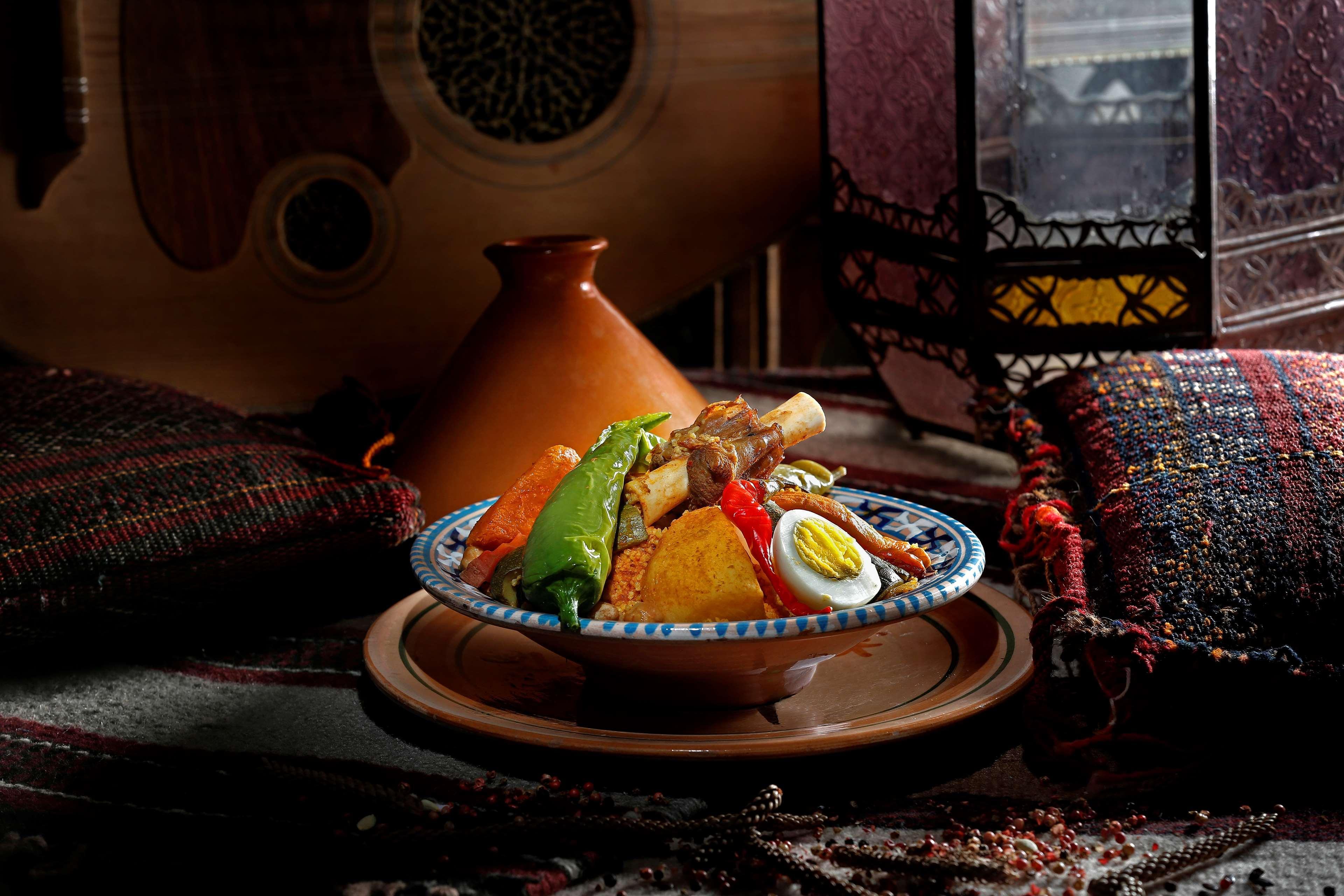 杰尔巴皇宫丽笙度假酒店及海水浴 迈来亚 外观 照片 A traditional couscous