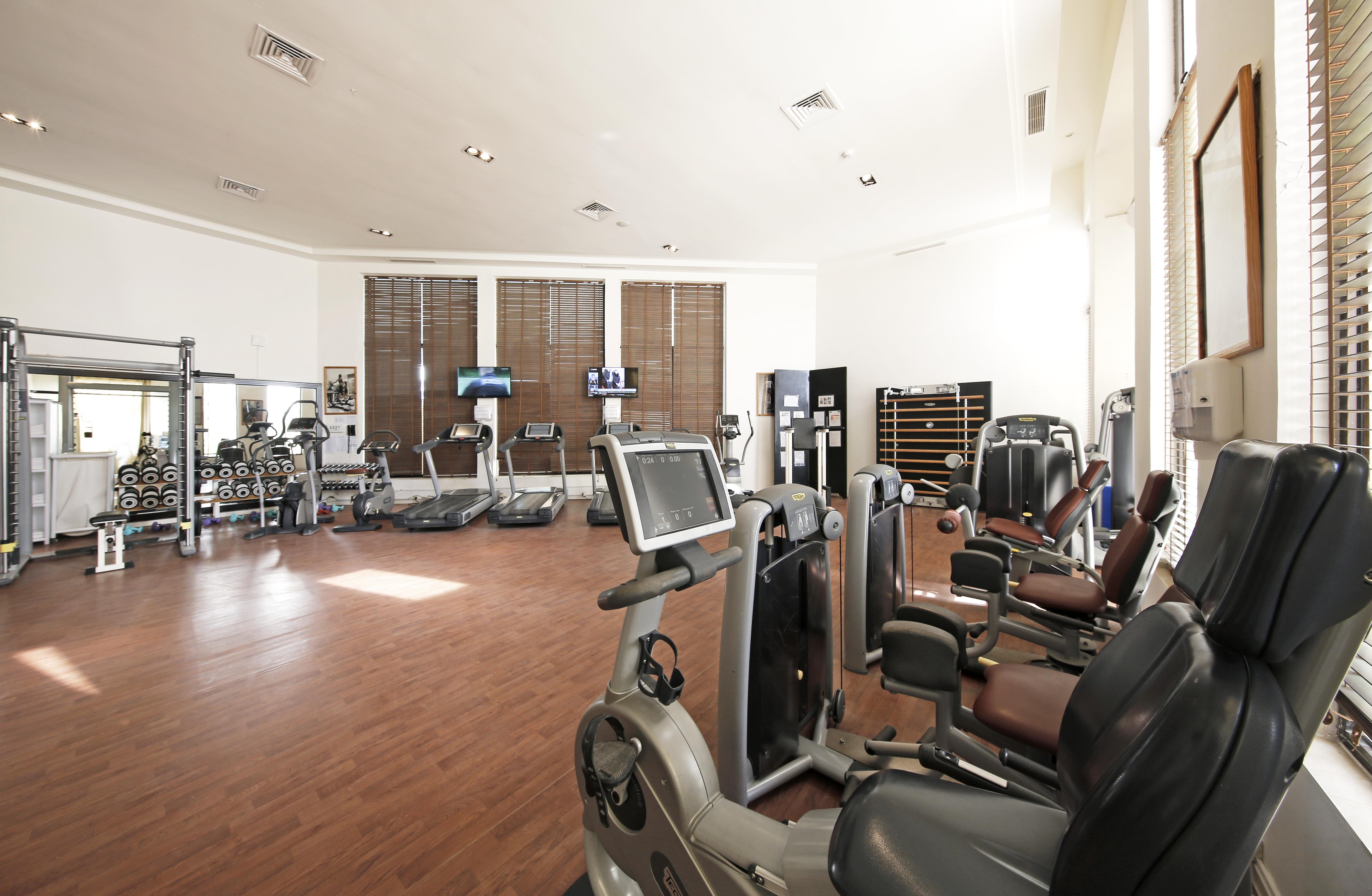 杰尔巴皇宫丽笙度假酒店及海水浴 迈来亚 外观 照片 The gym at the hotel