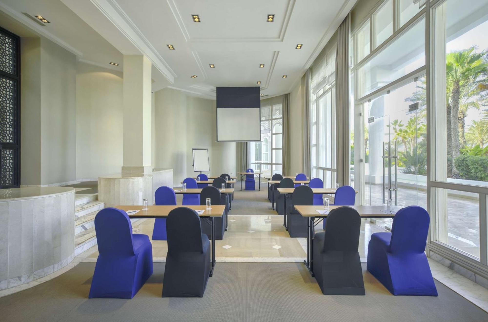 杰尔巴皇宫丽笙度假酒店及海水浴 迈来亚 外观 照片 Meeting room